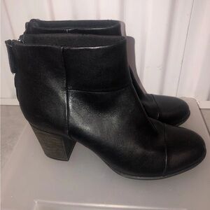 Clarks Collection Soft Cushion Ankle Boots Women 9.5